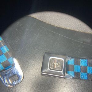 Mustang seatbelt belt buckle
